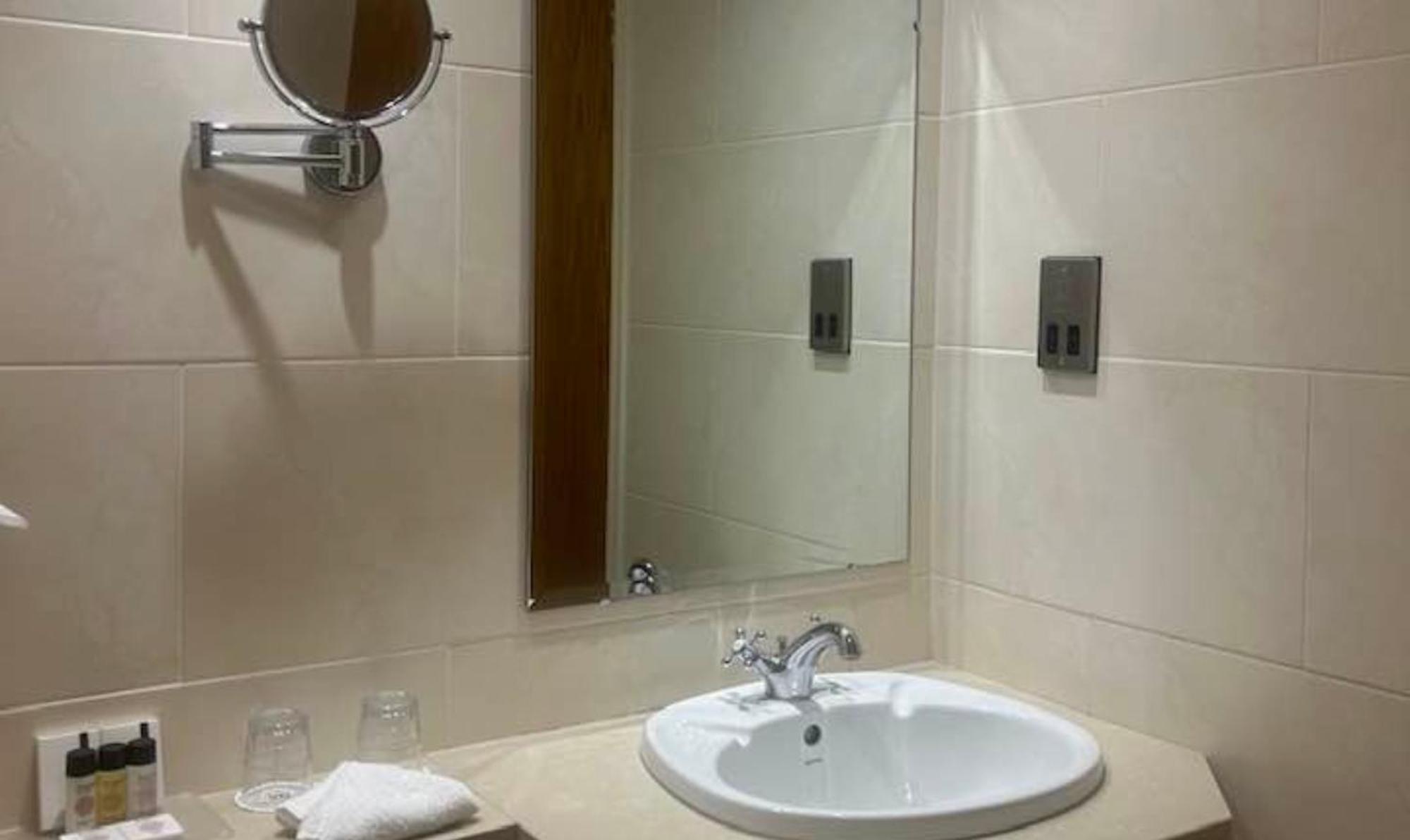 Temple Gate Hotel Ennis Dış mekan fotoğraf